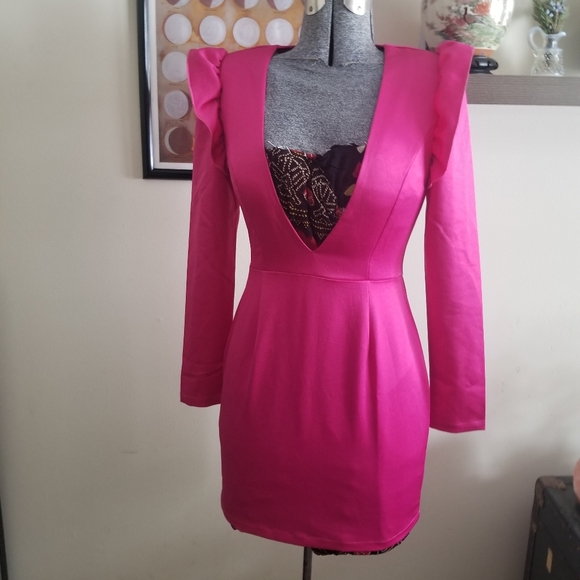 Deep V dress - Picture 5 of 12